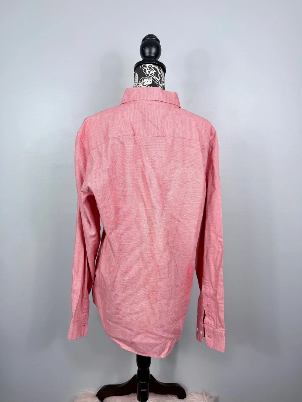 Banana Republic men's muted red untucked fit button down shirt size large